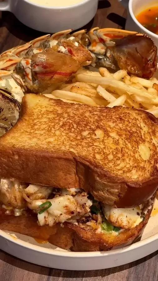 Lobster Roll