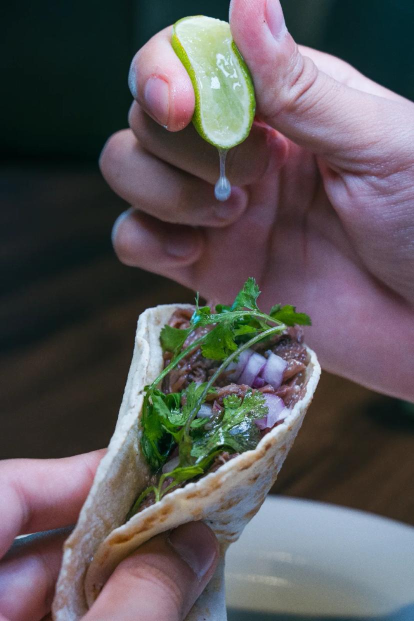 Tacos de barbacoa de cabeza